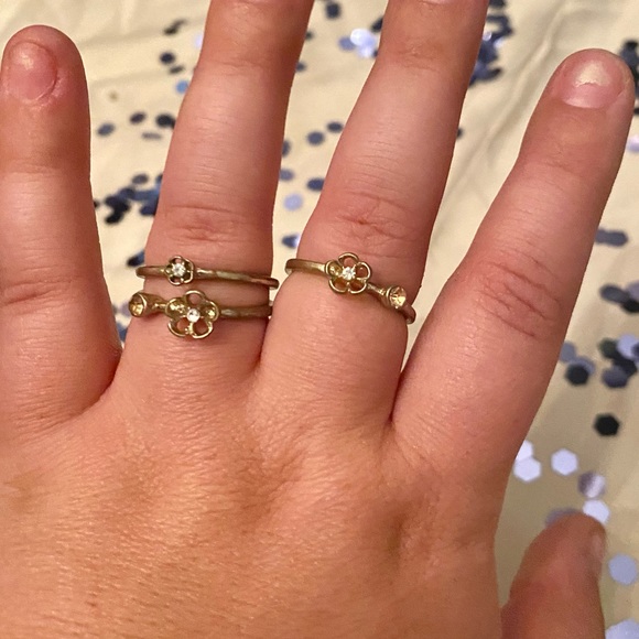 Gold Rings with Flowers - Picture 6 of 7